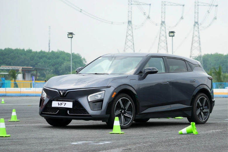 Sôi động chương trình trải nghiệm lái thử xe điện cùng VinFast 5 15.4