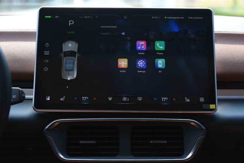 VF 8 mang lại trải nghiệm tiện ích dịch vụ dành cho khách hàng 2 28.2