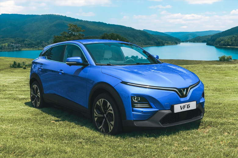 Đánh giá chi tiết VinFast VF6: Quãng đường di chuyển tối đa 480km/lần sạc 2 41.2