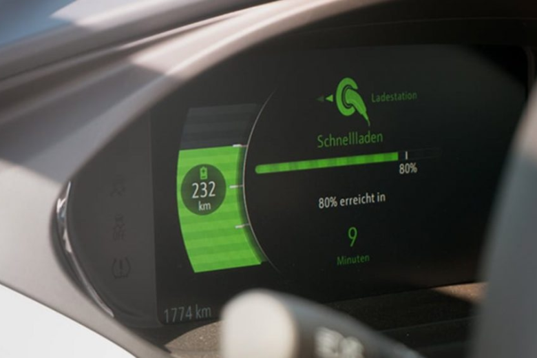 Có nên mua xe ô tô điện? TOP 6 câu hỏi cần biết trước khi quyết định 1 Một trong những yếu tố quan trọng khi cân nhắc mua xe ô tô điện là khả năng di chuyển của xe