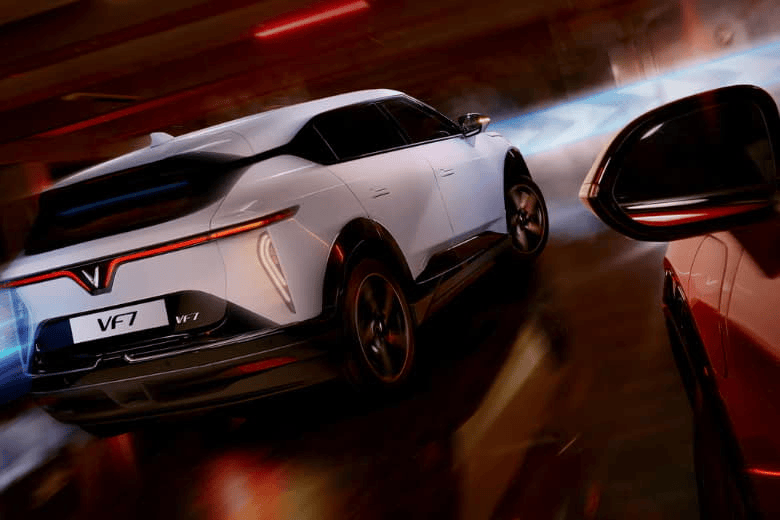 Xe Điện VinFast VF7 3 Xe ô tô điện VinFast VF7 Plus dung lượng pin