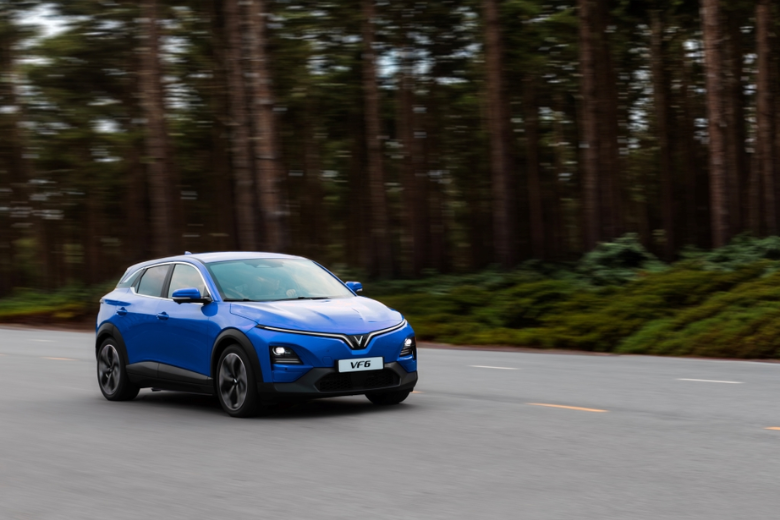 Ưu đãi đặc biệt hấp dẫn khi mau xe VF 6 từ tháng 8 đến tháng 11/2024 2 Chính sách “MLTTVN” dành riêng cho khách hàng sử dụng ô tô điện VinFast