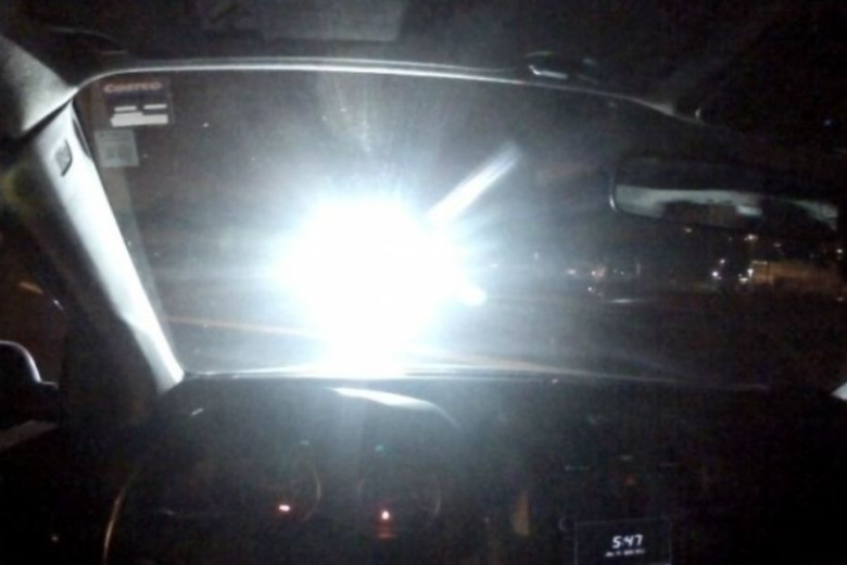 Sử dụng nút điều chỉnh chùm sáng đèn pha cho đúng và hiệu quả? 7 Nếu vi phạm quy định về sử dụng đèn chiếu xa, người điều khiển phương tiện có thể bị xử phạt