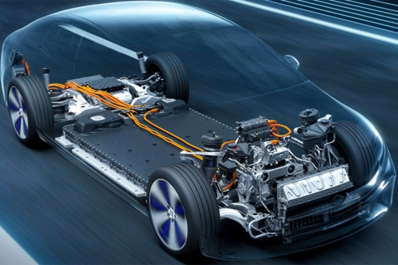 Xe ô tô điện là gì? Tìm hiểu về cấu tạo, cách thức hoạt động chi tiết 5 Khi xe điện di chuyển, pin lưu trữ từ dòng điện một chiều (DC) thành dòng điện xoay chiều (AC)