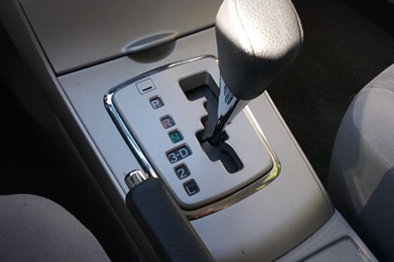 Xe ô tô điện là gì? Tìm hiểu về cấu tạo, cách thức hoạt động chi tiết 8 Xe ô tô điện không cần sử dụng hộp số tự động như xe động cơ đốt trong