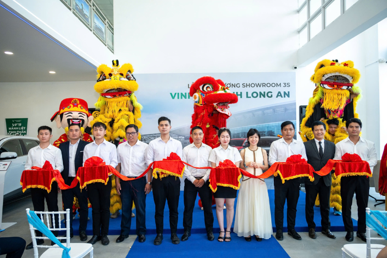 Khai trương Showroom VinFast 3S Bến Lức lớn nhất Long An 2 43