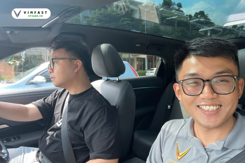 Sôi động sự kiện lái thử xe điện VinFast tại Long An và TP.HCM 4 204