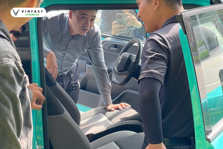 Sôi động sự kiện lái thử xe điện VinFast tại Long An và TP.HCM 3 205