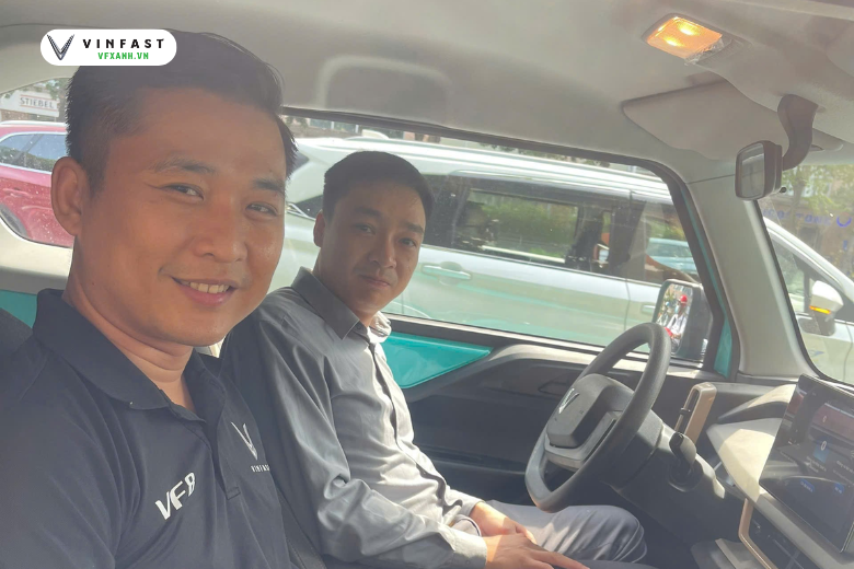Sôi động sự kiện lái thử xe điện VinFast tại Long An và TP.HCM 6 206