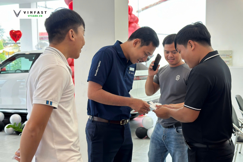 Hành trình lái đam mê: Chạm cảm xúc cùng sự kiện Offline VF3 6 311