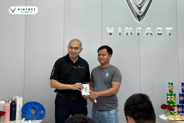 Hành trình lái đam mê: Chạm cảm xúc cùng sự kiện Offline VF3 9 314