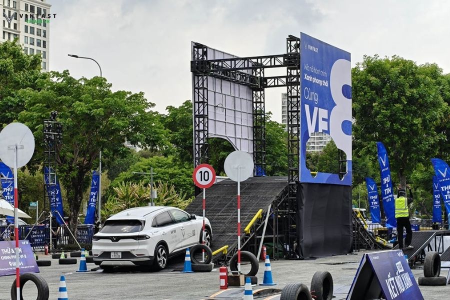 VinFast VF 8 lăn bánh tại TP.HCM: Trải nghiệm thực tế và cơ hội sở hữu 2 Loc Blog Xe 73