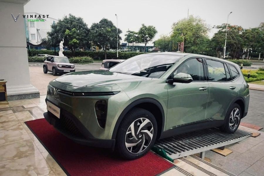 VinFast Limo Green mẫu MPV mới toanh từ VinFast lộ diện ngoài đời thực 2 457