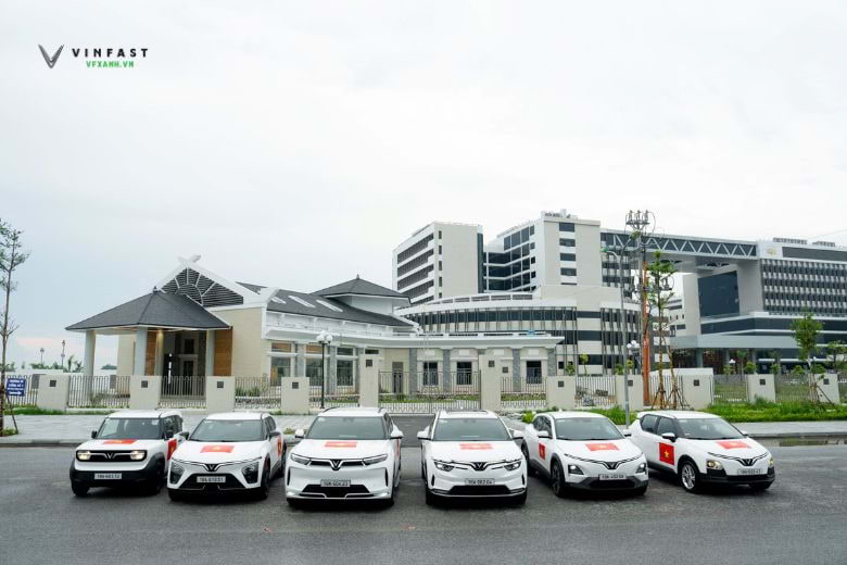 VinFast tặng 100.000 decal Quốc kỳ mừng Đại lễ 80 năm Quốc khánh 4 162