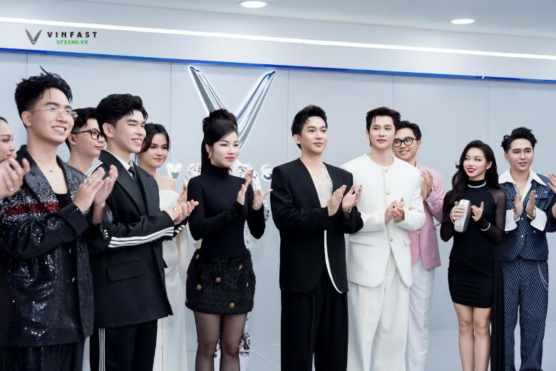 Kan Hy chiến thắng thử thách quảng bá VinFast Limo Green tại VFX 1 167