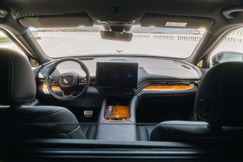 VinFast bàn giao 12 xe điện "Lạc Hồng" phục vụ Đại lễ Quốc khánh 6 201