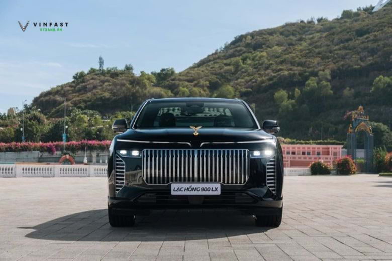 VinFast bàn giao 12 xe điện "Lạc Hồng" phục vụ Đại lễ Quốc khánh 2 202