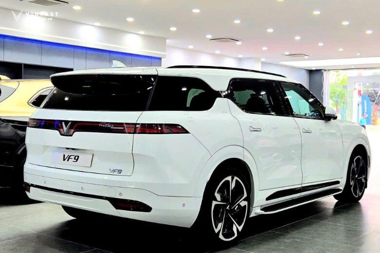 Giá lăn bánh VF9 1,3 tỷ: Cơ hội vàng sở hữu "xe chủ tịch" hạng sang 2 218