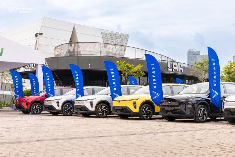 Bàn giao 250 xe VinFast Limo Green đồng loạt toàn quốc 2 381