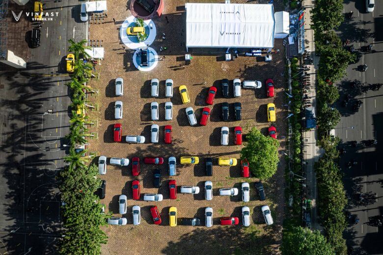 Bàn giao 250 xe VinFast Limo Green đồng loạt toàn quốc 8 383