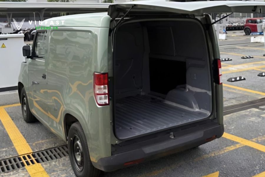 Lộ diện hình ảnh VinFast EC Van chi tiết: Công thức thống trị xe van đô thị 1 456