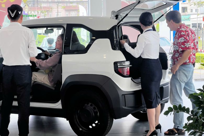 VinFast VF 3 cập nhật phiên bản mới: Thêm trang bị "chiều lòng" khách hàng, giá tăng nhẹ 6 Loc Blog Xe 2