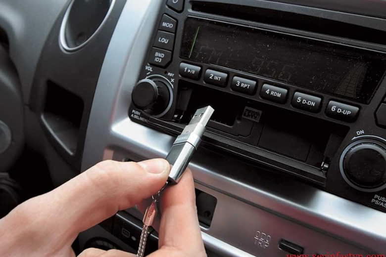 Cách kết nối điện thoại với xe vinfast nhanh tiện lợi 2 cách kết nối điện thoại với xe vinfast