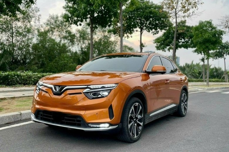 Xu hướng thị trường ô tô 2026: Xe hybrid hay xe điện? 4 xu hướng thị trường ô tô