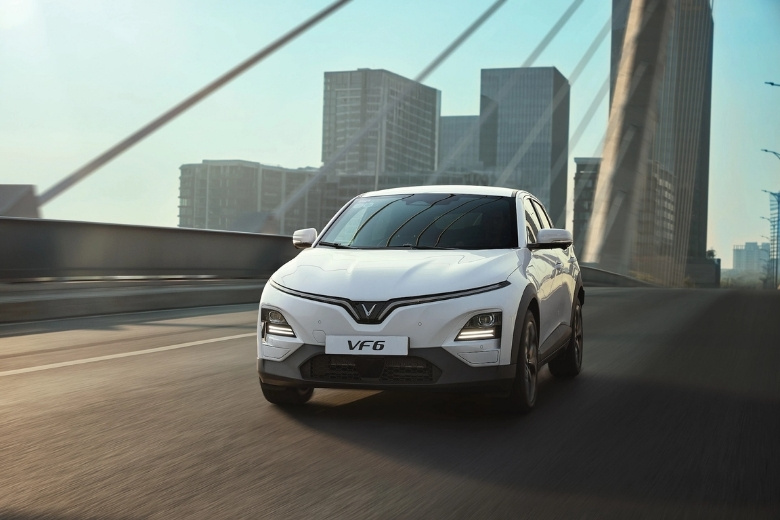 Xu hướng thị trường ô tô 2026: Xe hybrid hay xe điện? 6 xu hướng thị trường ô tô