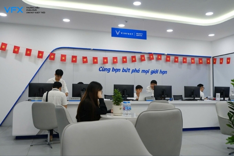 showroom vinfast vfx dong hanh cung khach hang