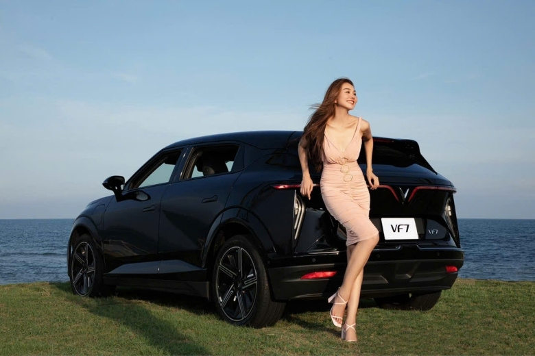 VinFast VF 7 vs SUV xăng hạng C