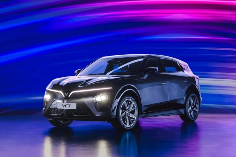 VinFast VF 7 vs SUV xăng hạng C