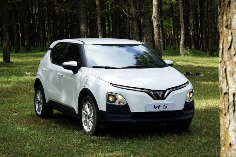 so sánh VF 5 xe xăng