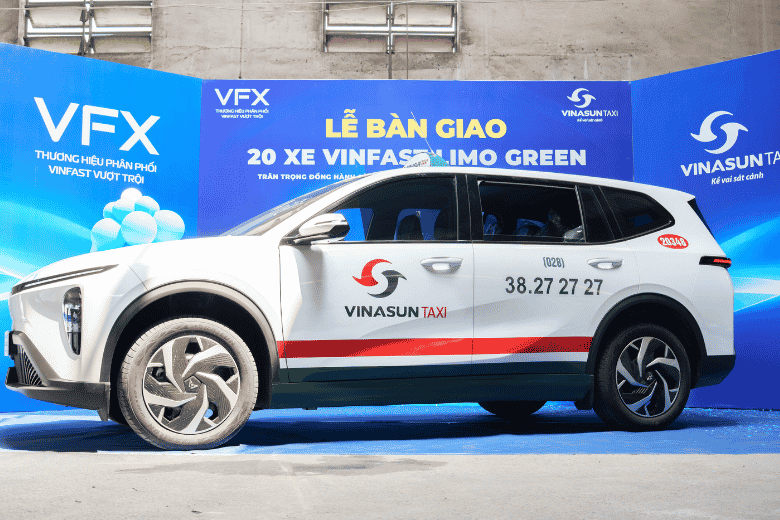 vinasun bo sung vinfast limo green vao doi xe taxi vfx 1 1